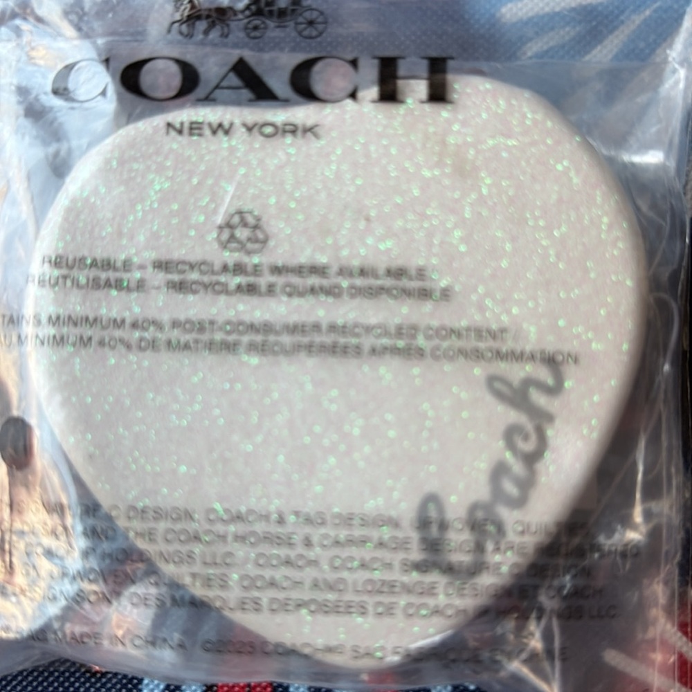 🪞🤍🪞Coach Glittery White Heart Compact Mirror 🪞🤍🪞 NWT 🪞🤍🪞 - Picture 6 of 16